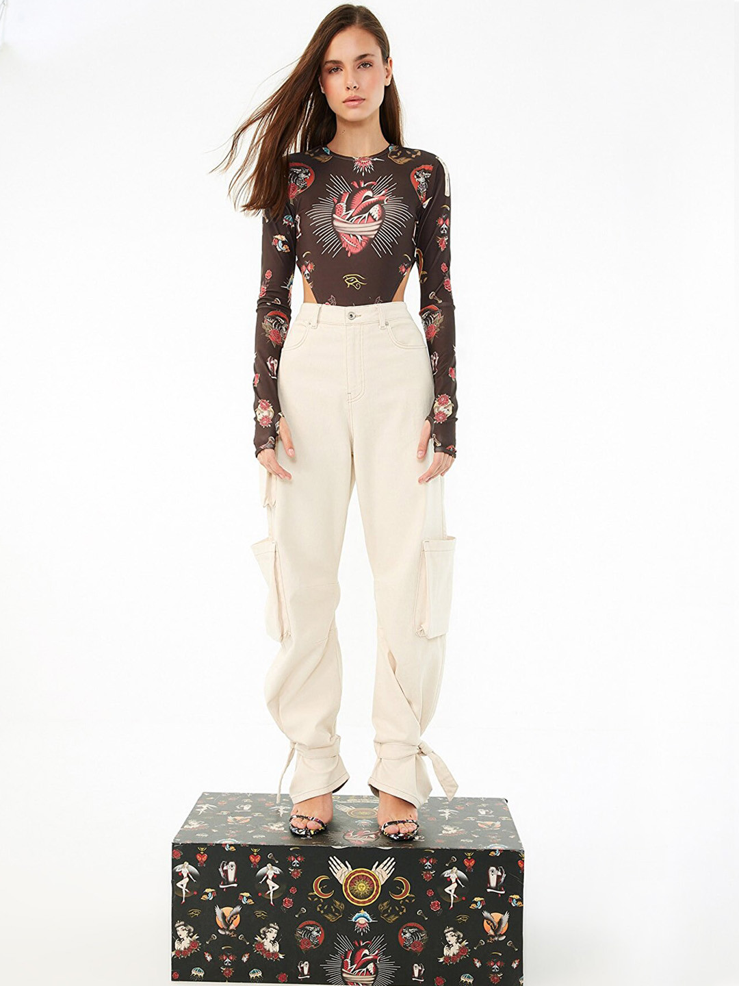 Trendyol Women Mid-Rise Relaxed Fit Jeans
