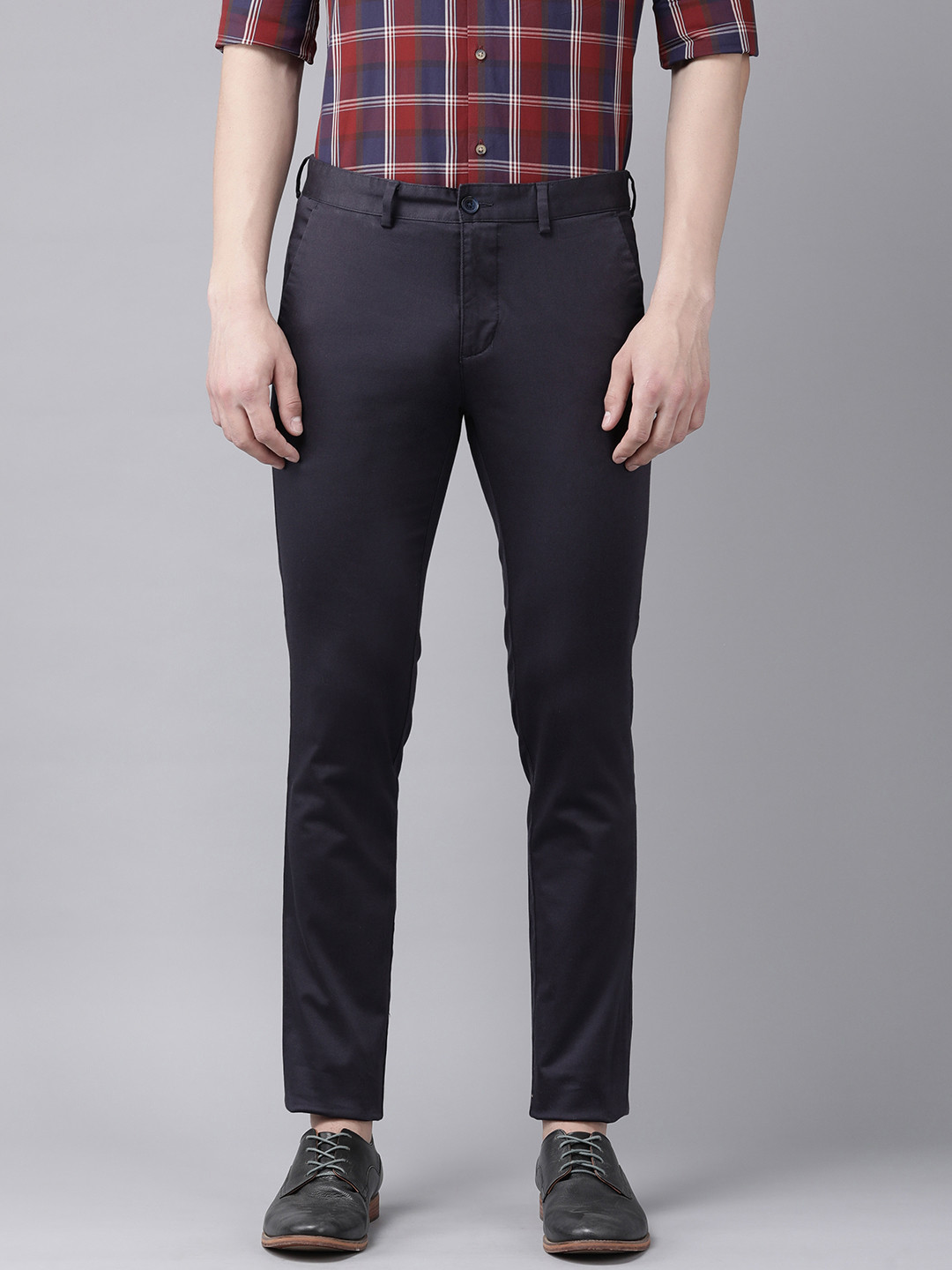 Park Avenue Men Solid Mid-Rise Neo Fit Chinos Trousers