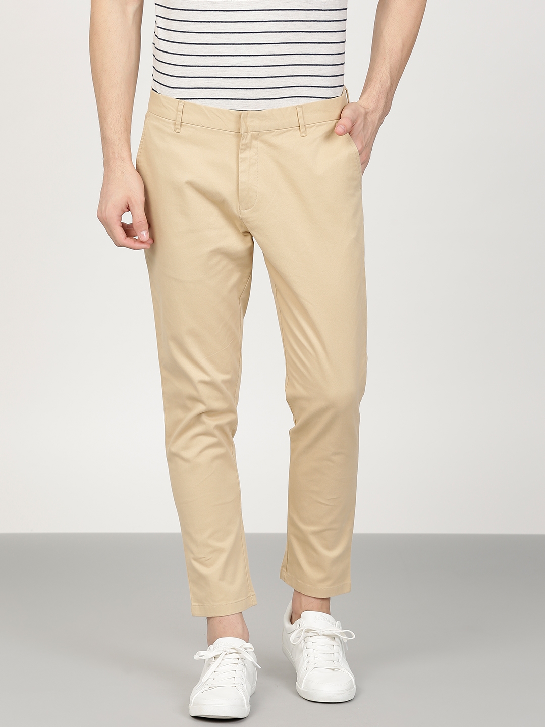 Women Solid Cropped Trousers