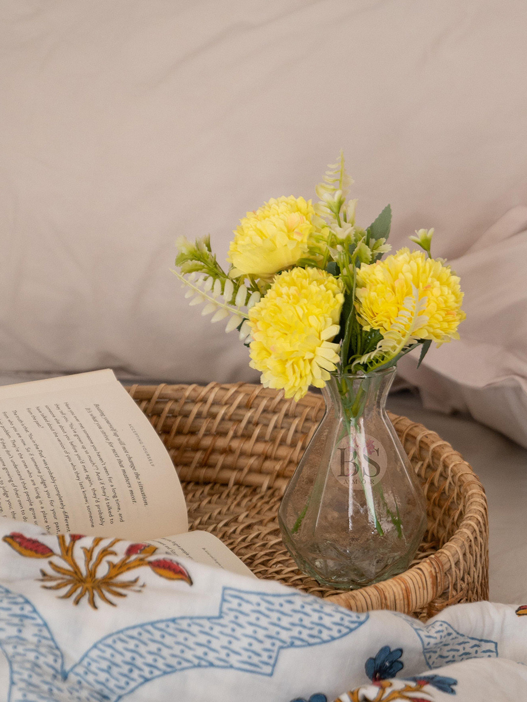 BS AMOR Artificial Flowers With Glass Vase