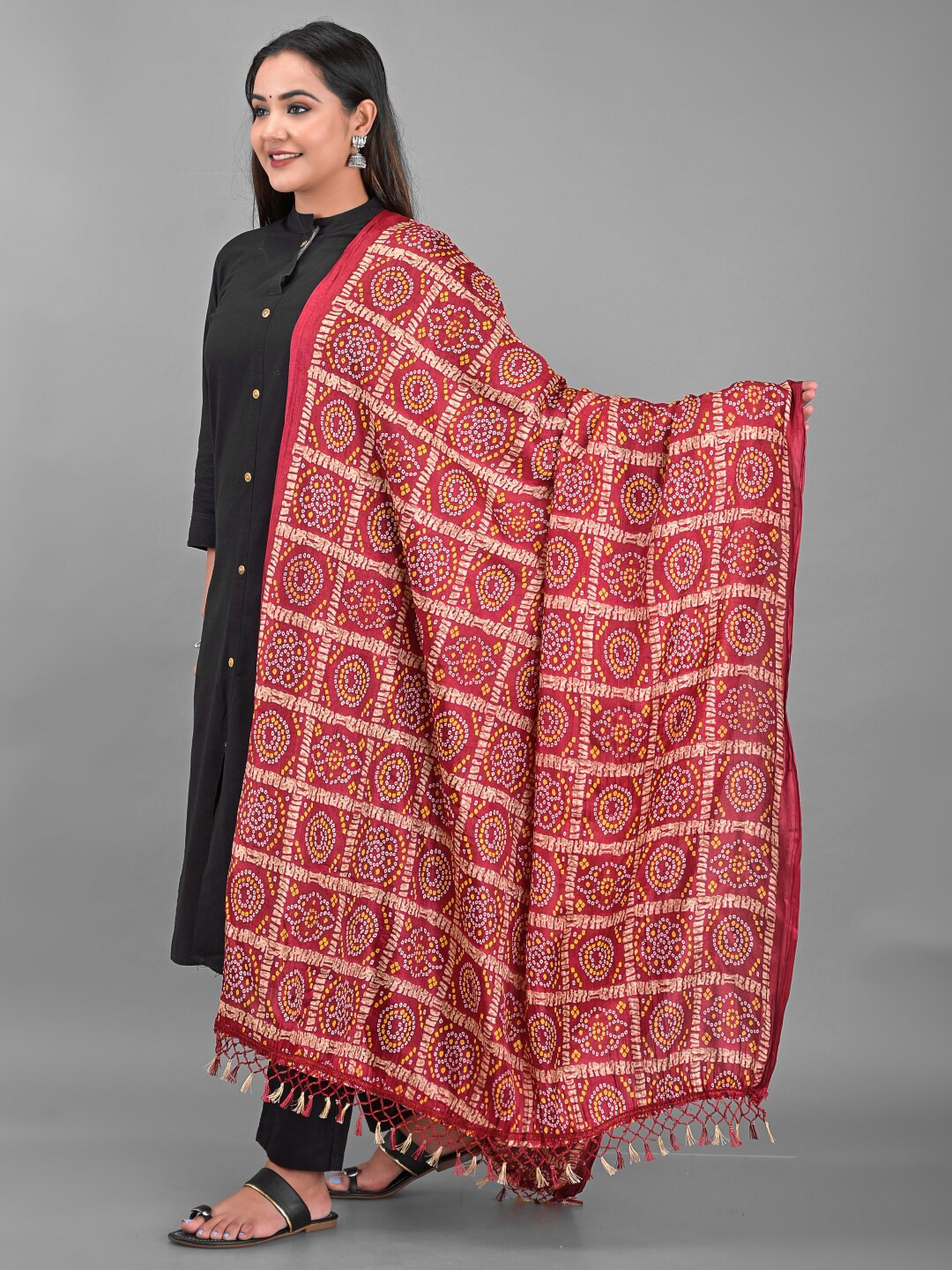 Apratim Maroon & White Printed Bandhani Dupatta