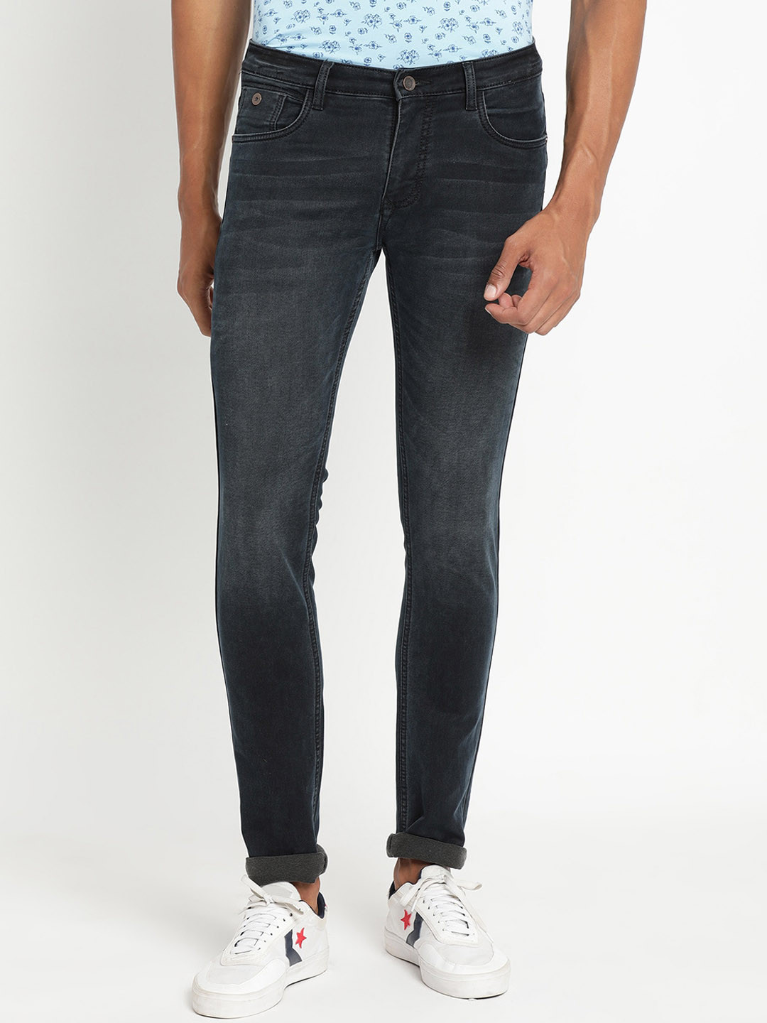 Turtle Men Navy Blue Solid Narrow Tapered Fit Low Distress Light Fade Stretchable Jeans