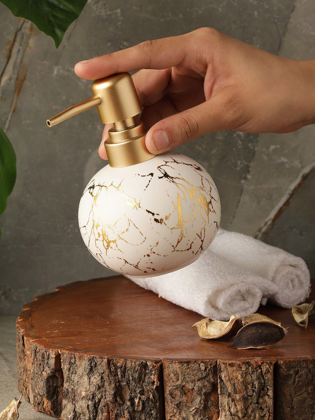 The Decor Mart White & Gold Textured Soap Dispenser