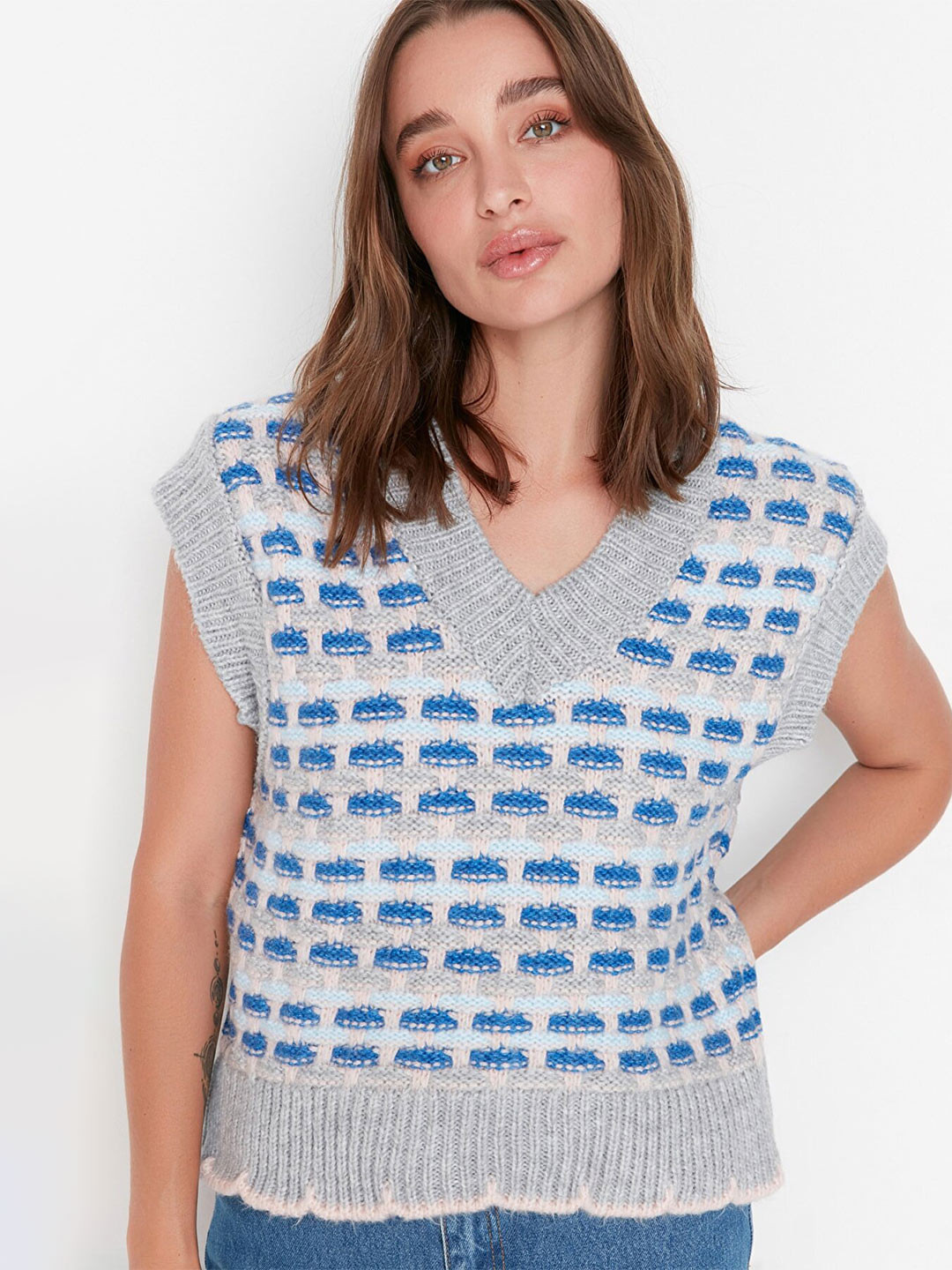 Trendyol Women Grey & Blue Crop Sweater Vest