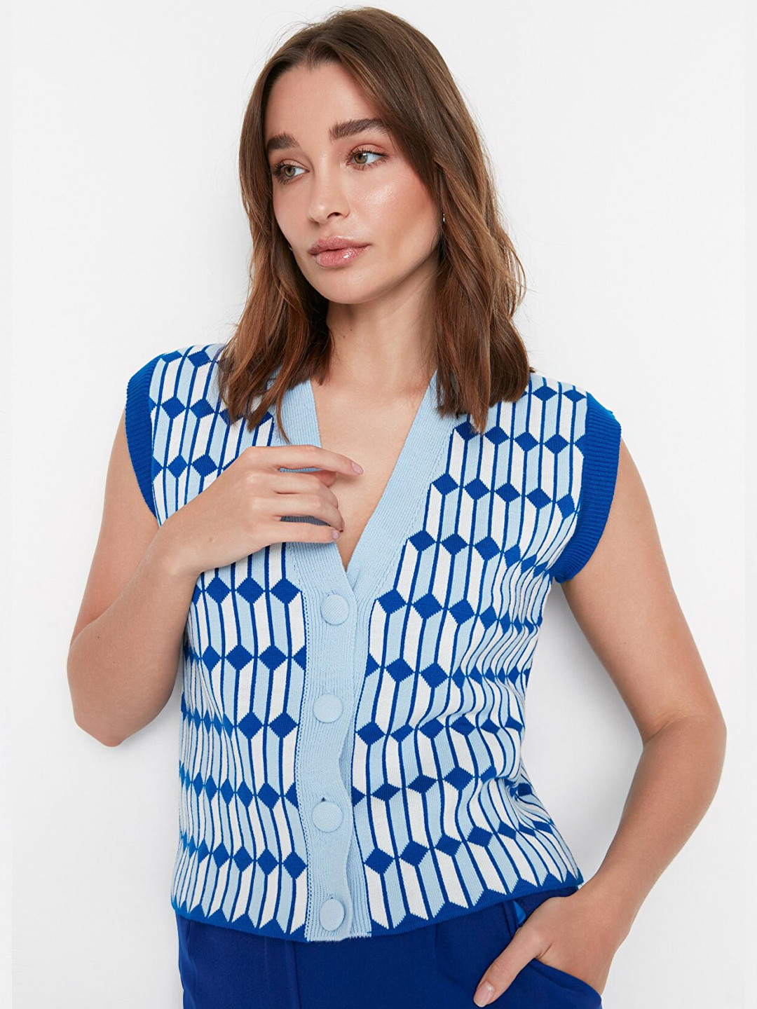 Trendyol Women Blue & White Crop Cardigan