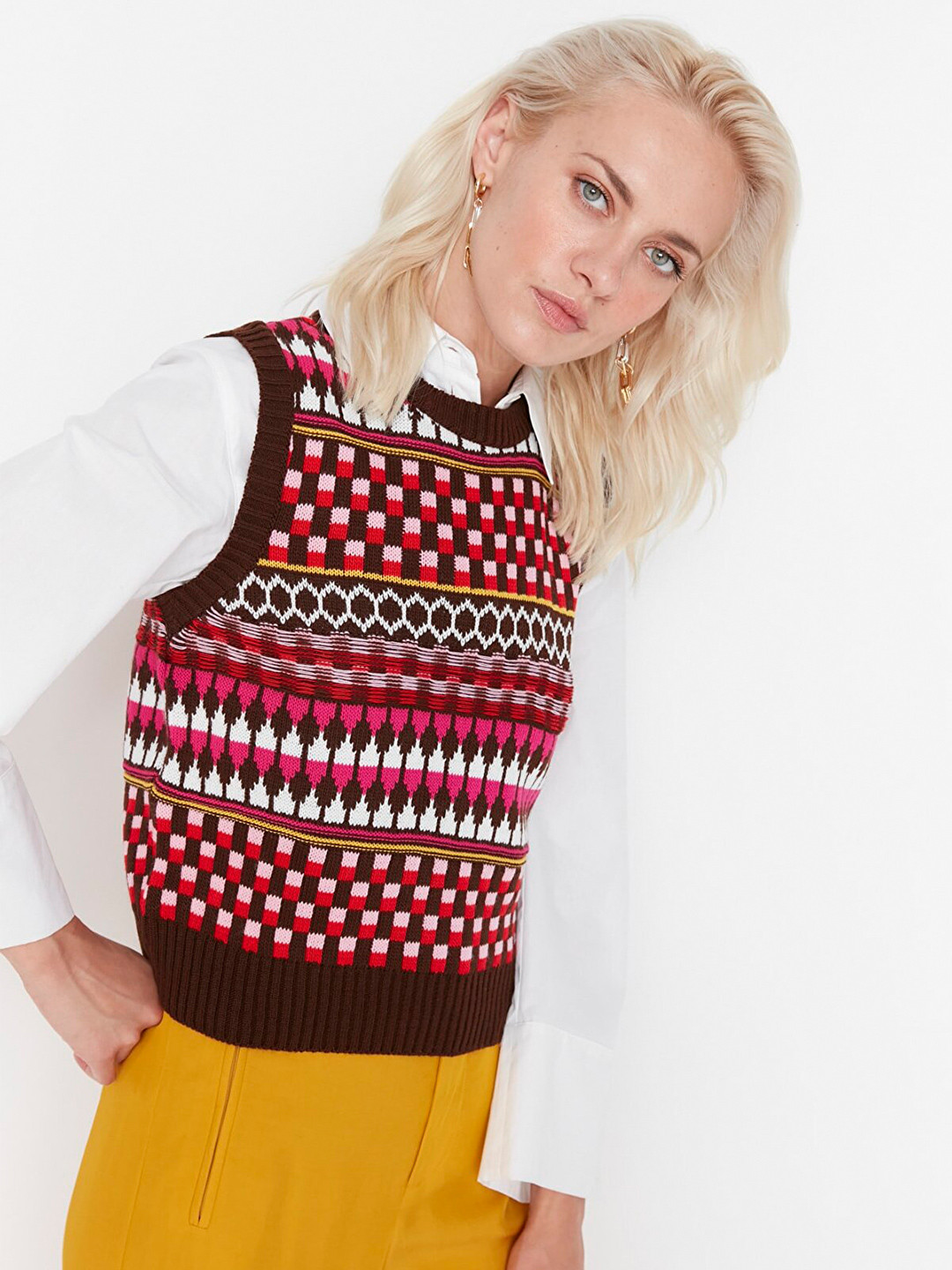 Trendyol Women Brown & Off White Printed Sweater Vest
