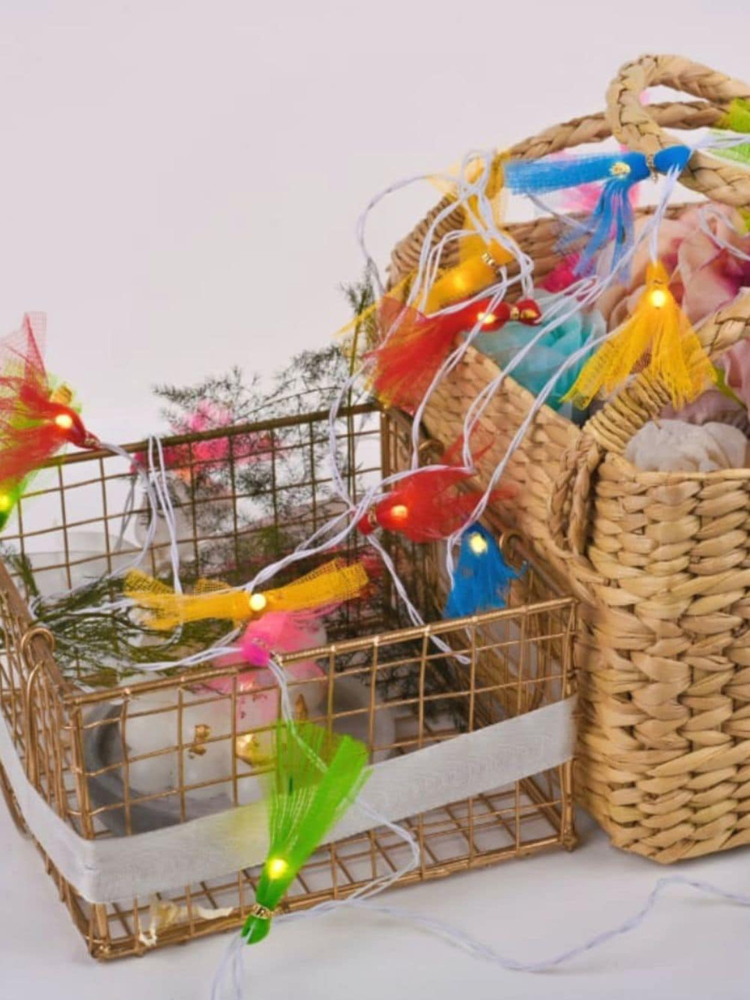 Gathari Solid 20 LED Crystal Blossom Potli String Lights