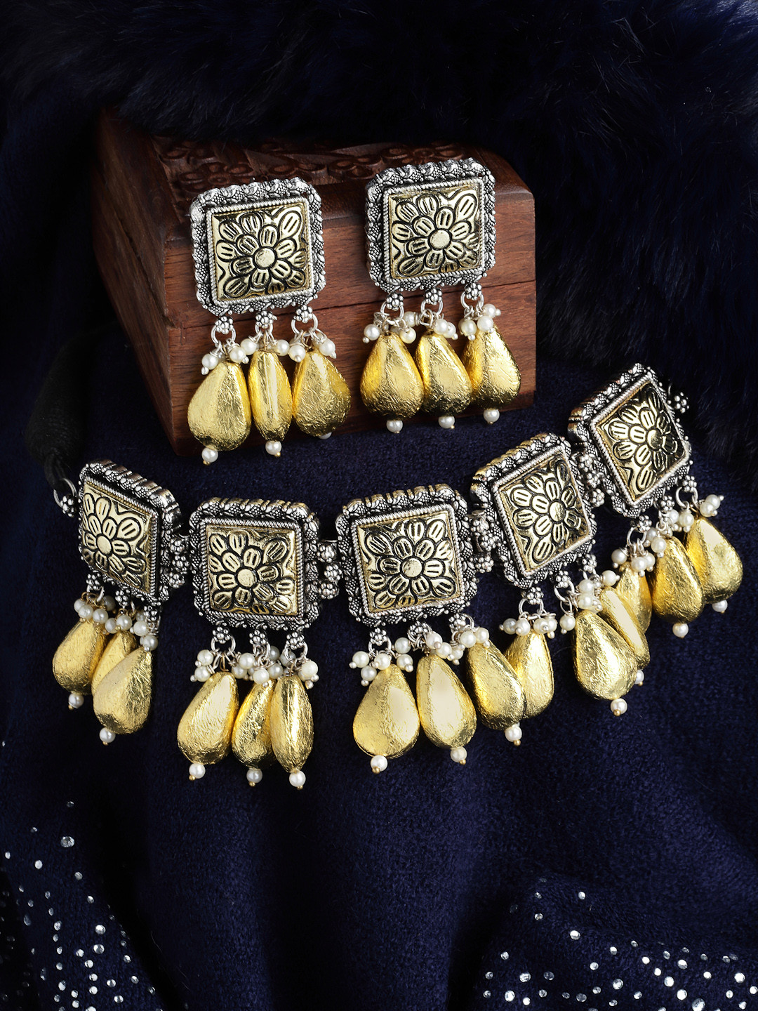 PANASH Gold-Plated Gold-Toned Beaded & Oxidezed Jewellery Set