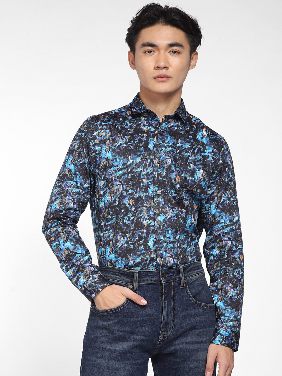 Jack & Jones Men Blue & Black Printed Cotton Casual Shirt