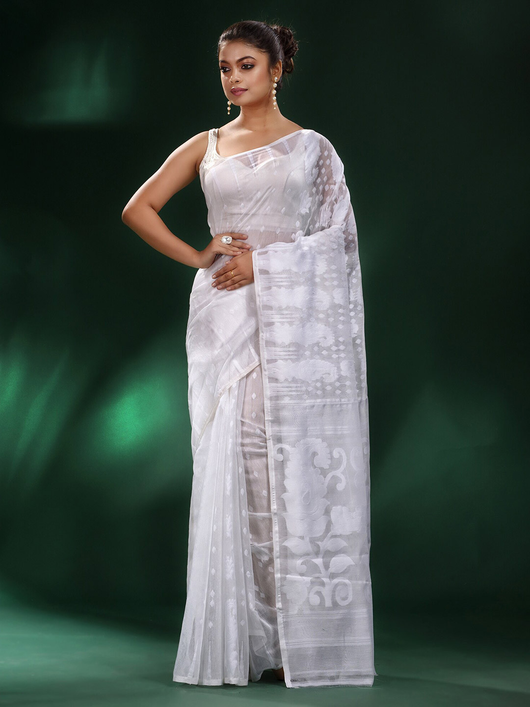 Charukriti White Floral Silk Cotton Jamdani Saree