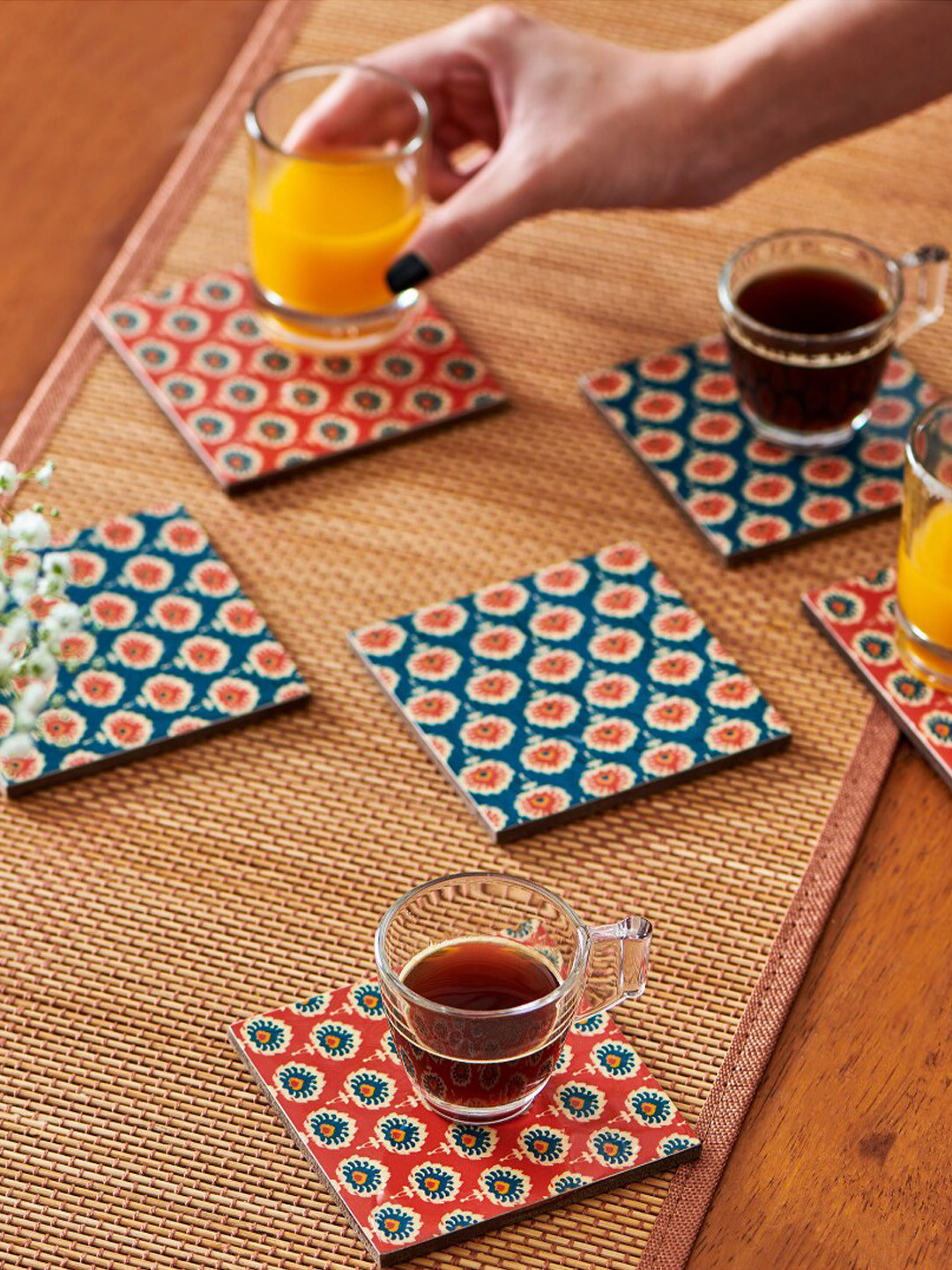 Chumbak Set Of 6 Wooden Coaster Set with Holder Tableware