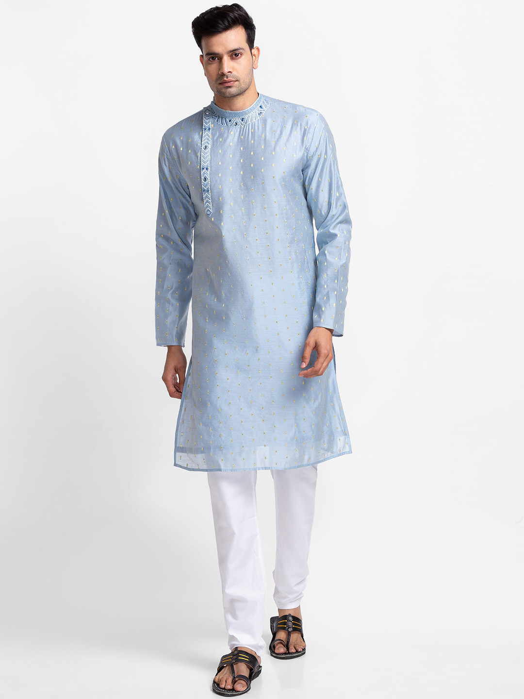 SARVAMOHAN Men Blue Ethnic Motifs Kurta with Churidar
