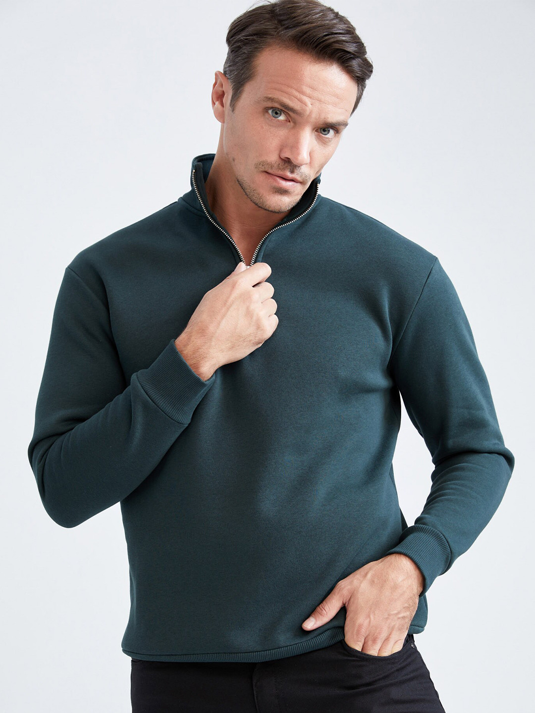 DeFacto Men Teal Solid Sweatshirt