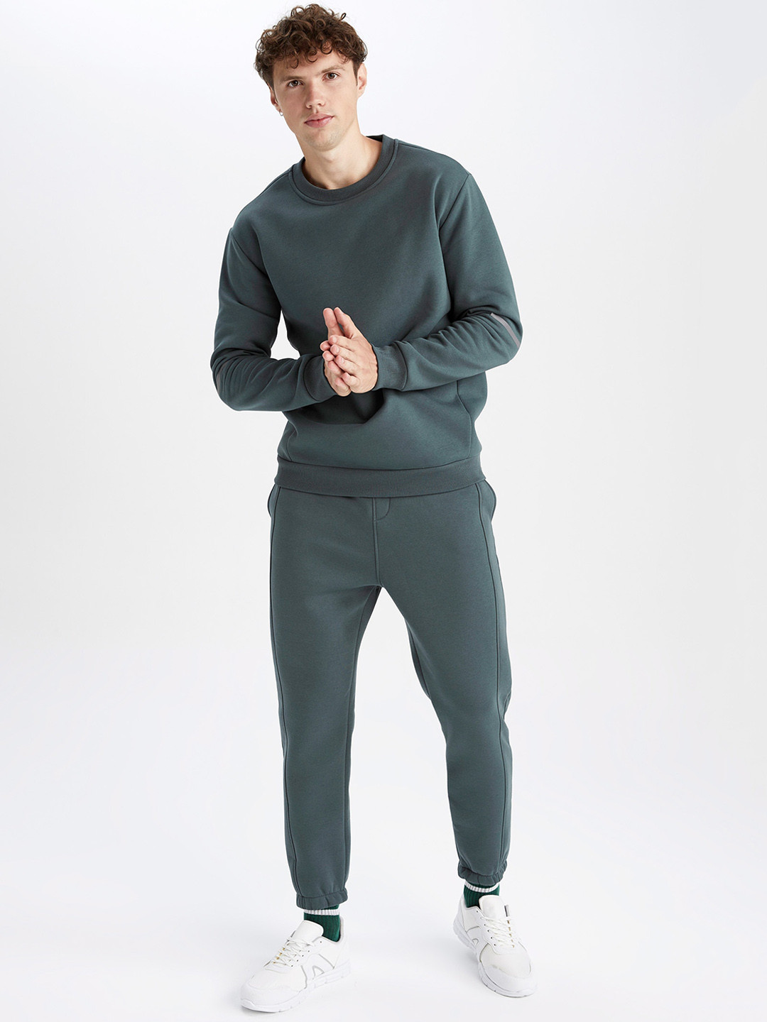 DeFacto Men Green Solid Polyester Regular Fit Joggers