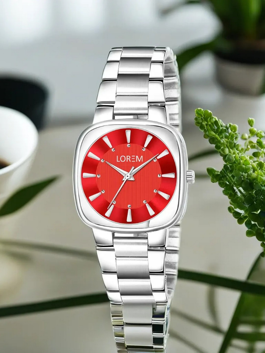 LOREM Women Red Dial & Silver Toned Bracelet Style Straps Analogue Watch LR304