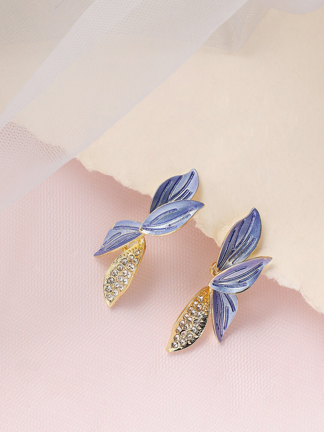 SOHI Gold-Plated Drop Earrings