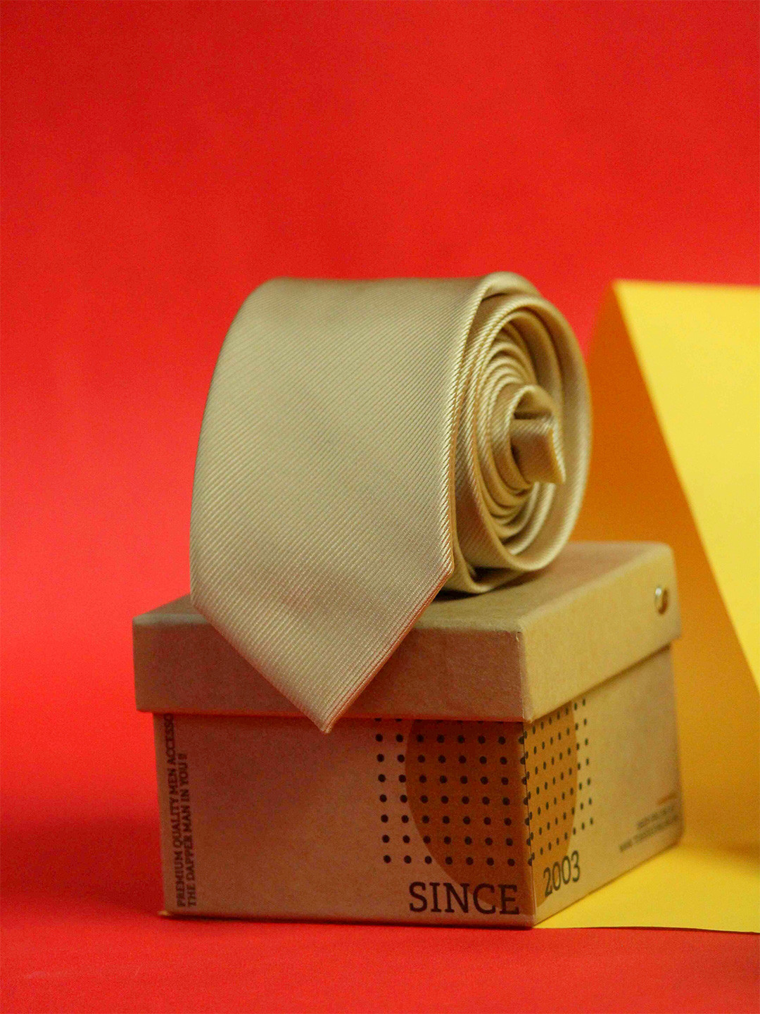 Tossido Men Gold-Toned Solid Skinny Tie