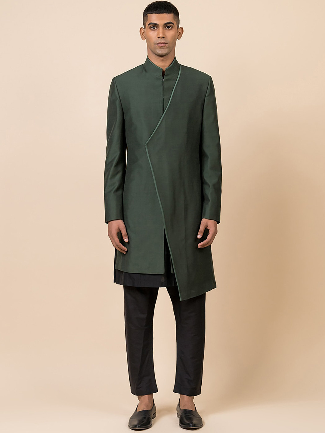 Tasva Men Green Solid Silk Sherwani