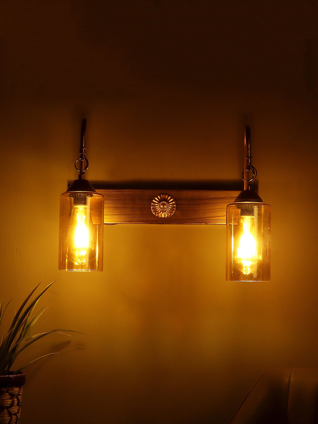 MFD HOME FURNISHING Gold-Colored Solid Cylindrical Shaped Wall Lamps