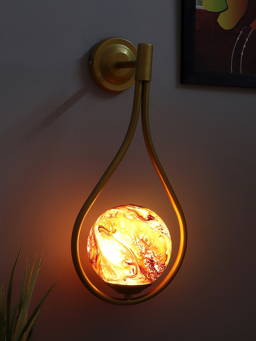 MFD HOME FURNISHING Gold-Toned & Purple Printed Wall Lamps