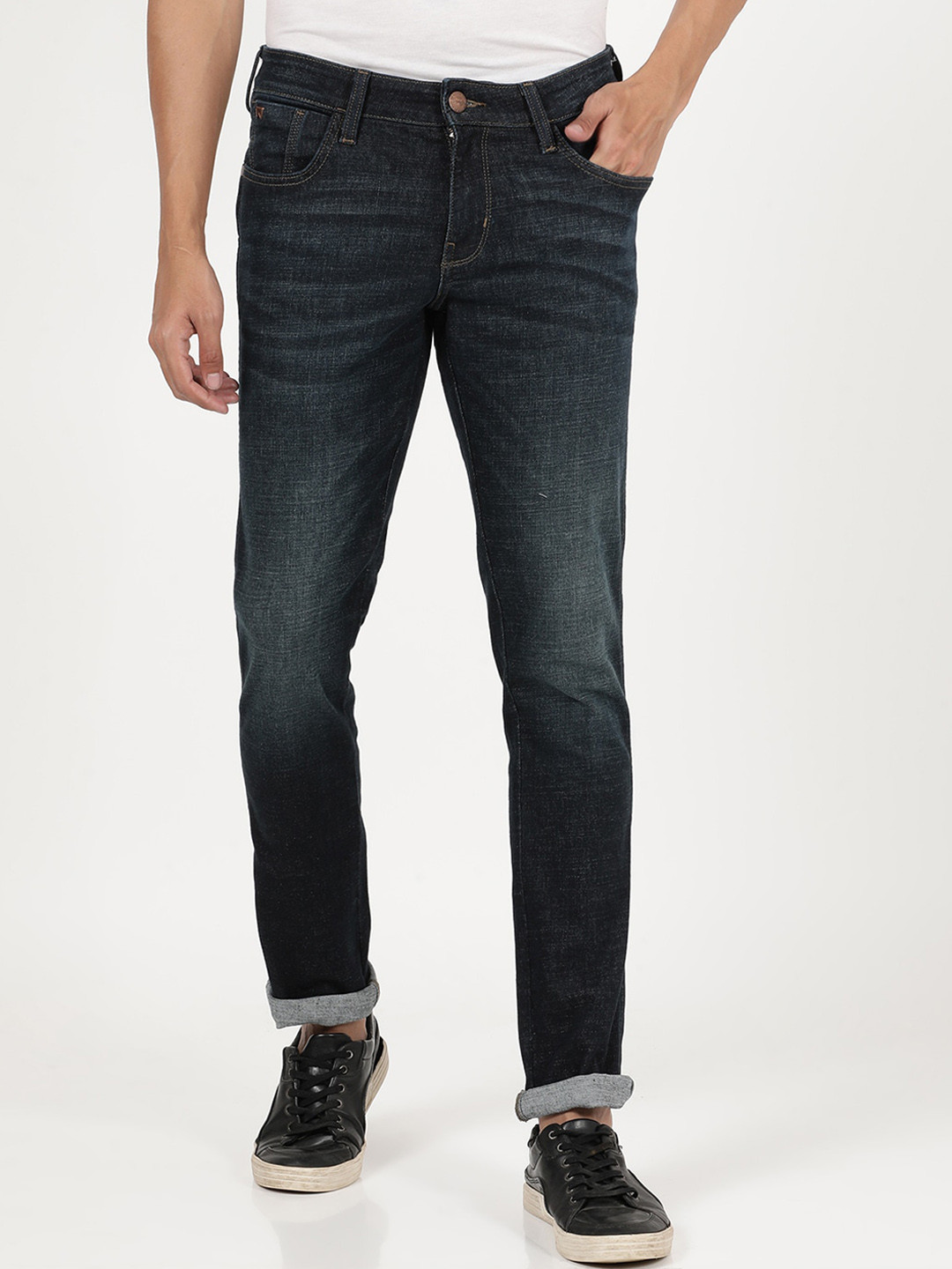 Wrangler Men Dark Blue Skanders Slim Fit Low-Rise Heavy Fade Jeans