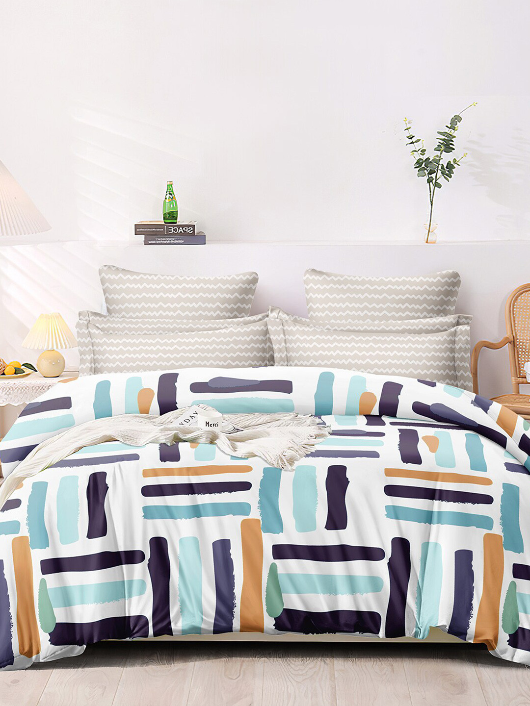 homewards White & Blue Geometric Microfiber AC Room 150 GSM Double Bed Comforter