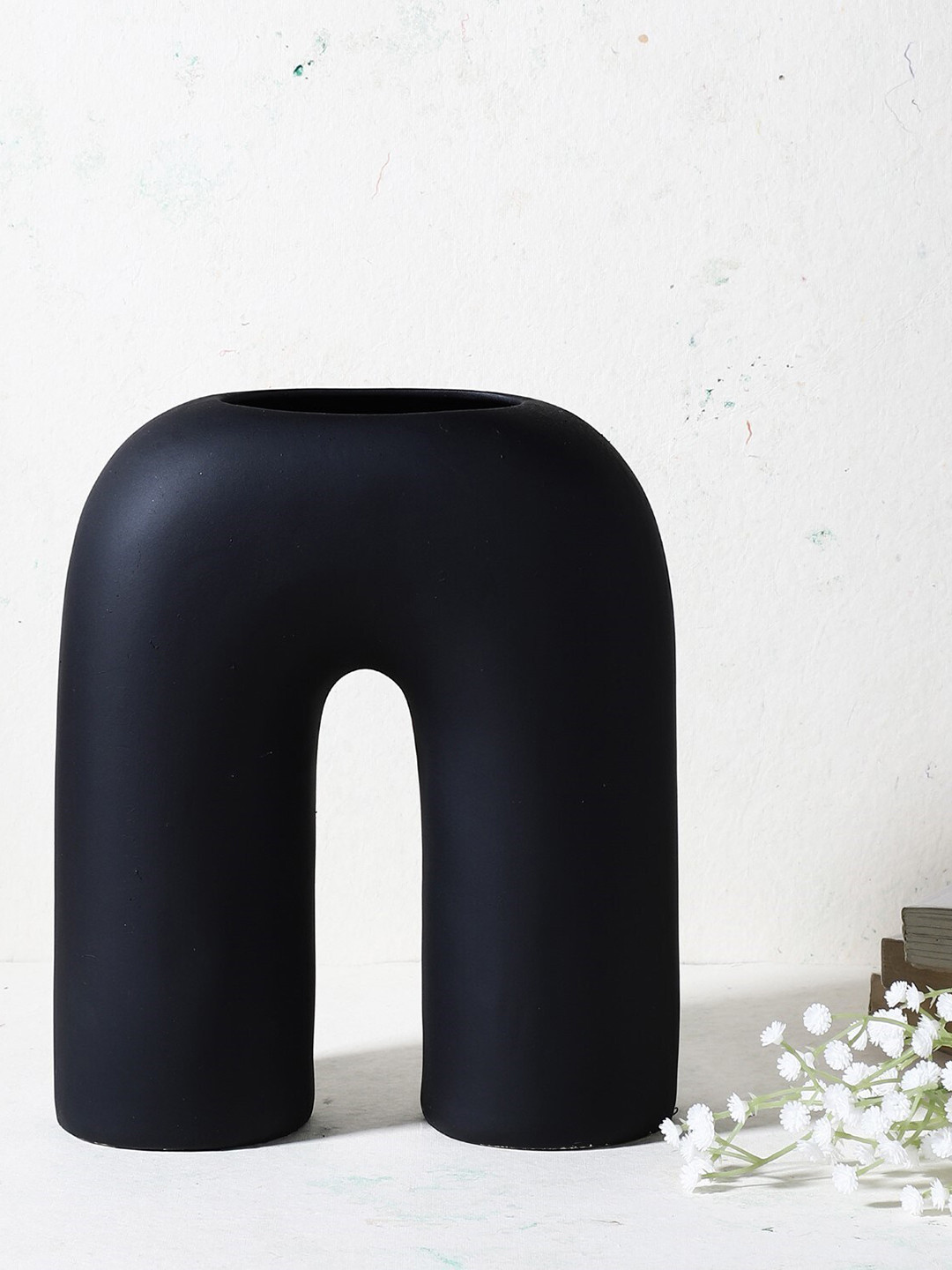 The Decor Mart Black Solid Contemporary Ceramic Vase