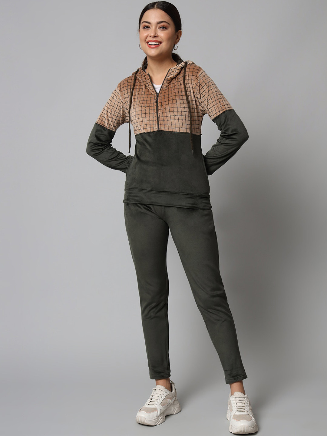 BROOWL Women Olive-Green Colorblocked Co-Ords