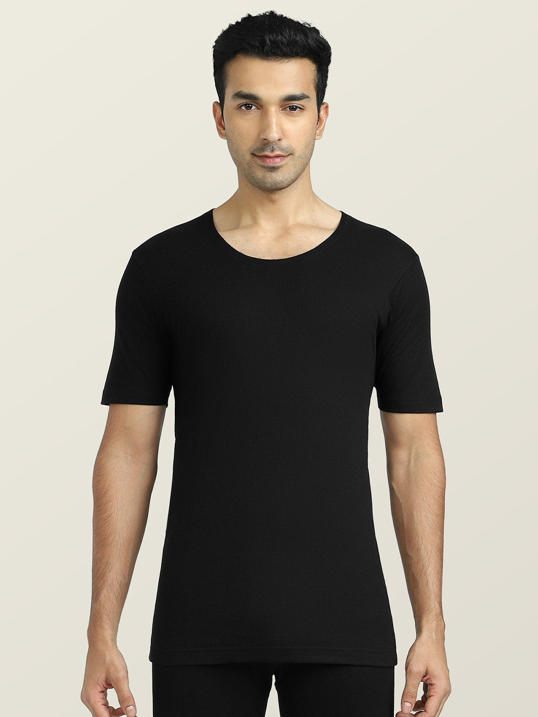 XYXX Men Black Solid Alpine Cotton Short Sleeves Thermal Vest