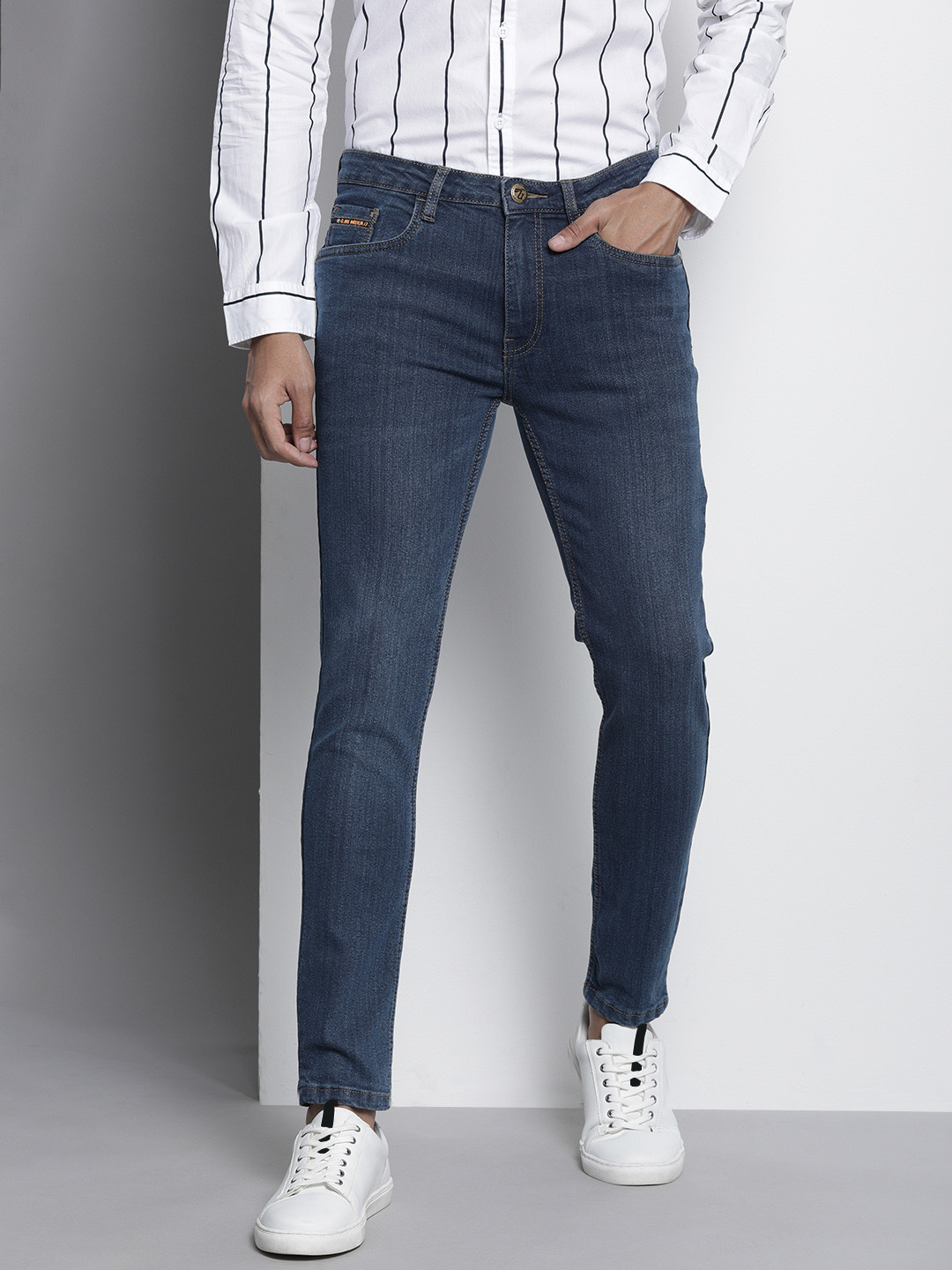 The Indian Garage Co Men Heavy Fade Stretchable Jeans