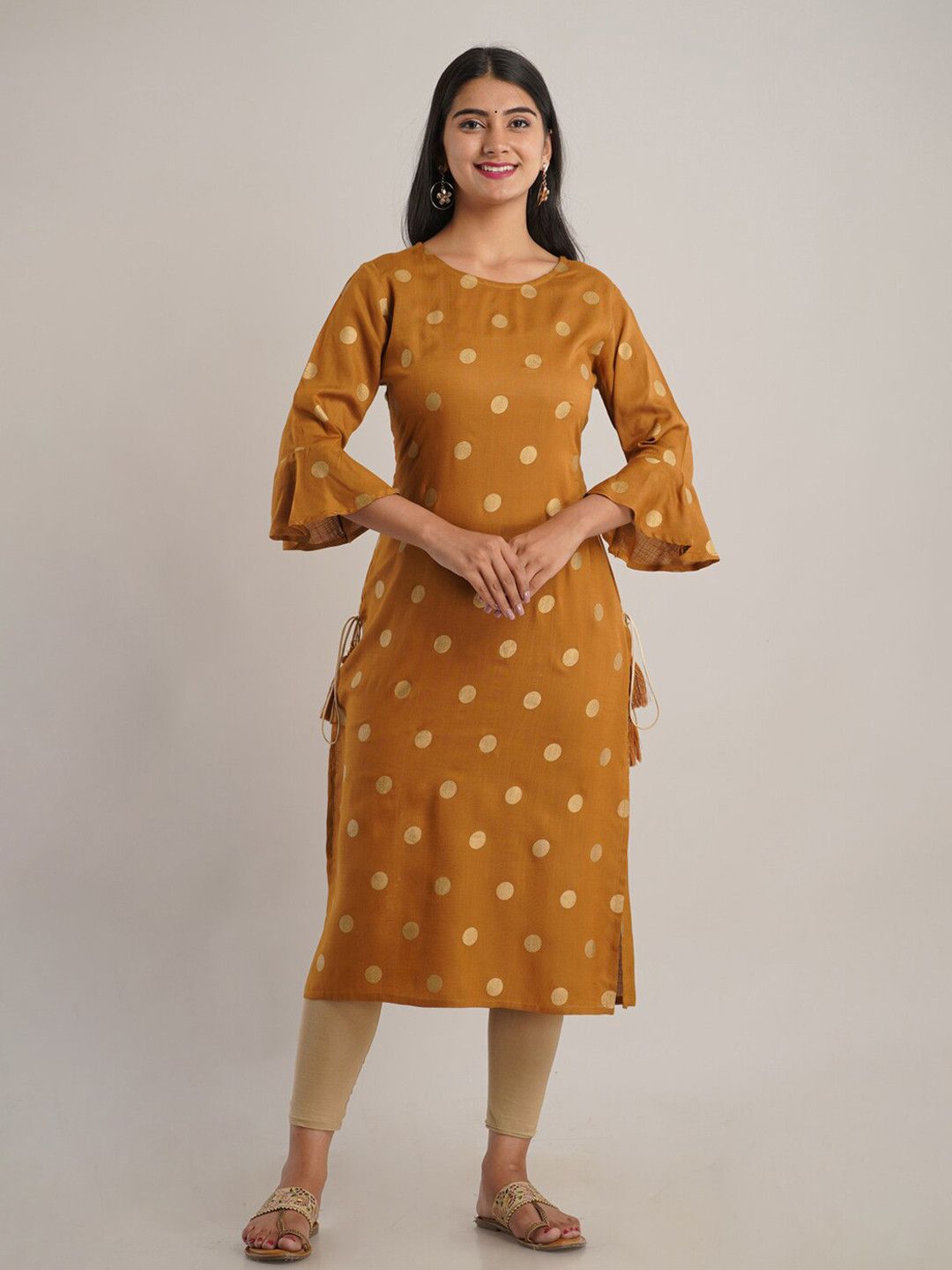 MAUKA Women Gold-Toned Printed Bell Sleeves Kurta