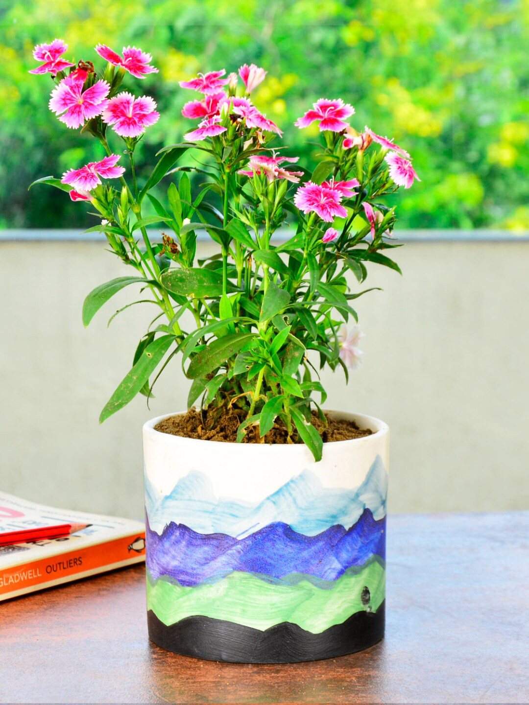 StyleMyWay Off White & Blue Ceramic Planters