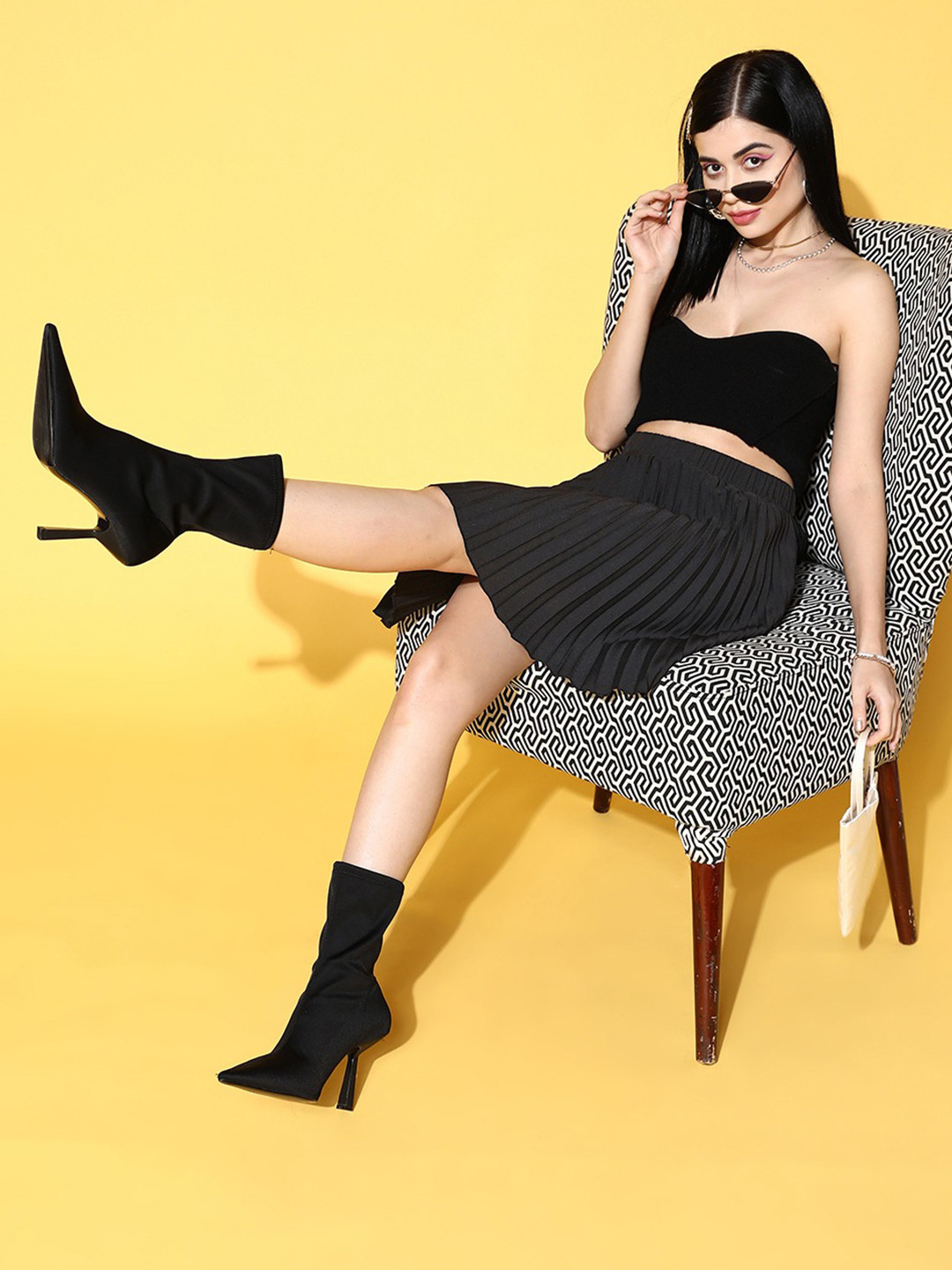 Berrylush   Black Solid Accordion Pleated Plisse Skirt