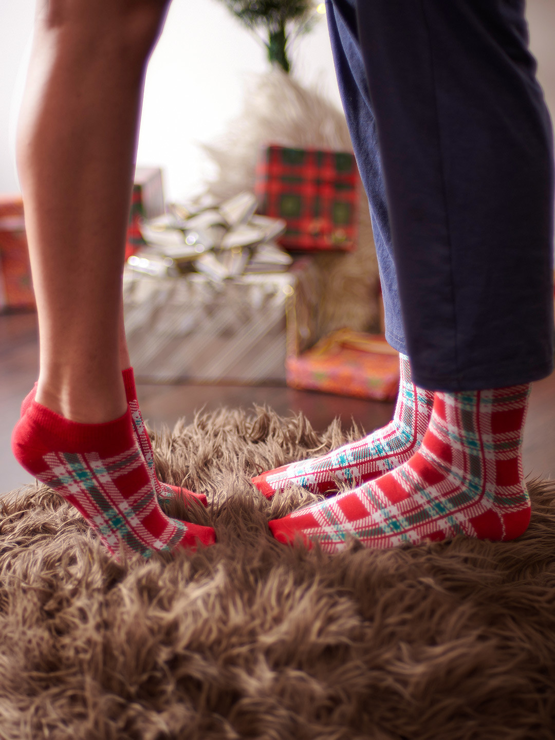 Mint & Oak Red & White Pack of 2 Checked Patterned Cotton Socks