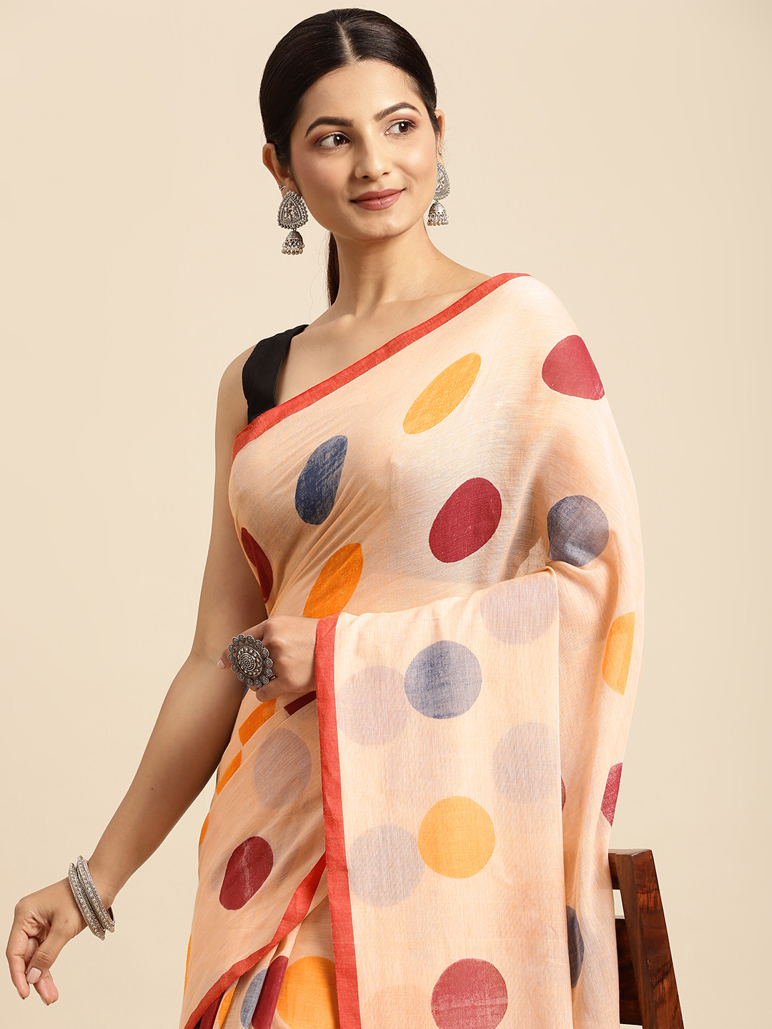 DESH BIDESH Off White & Maroon Geometric Print Pure Cotton Taant Saree