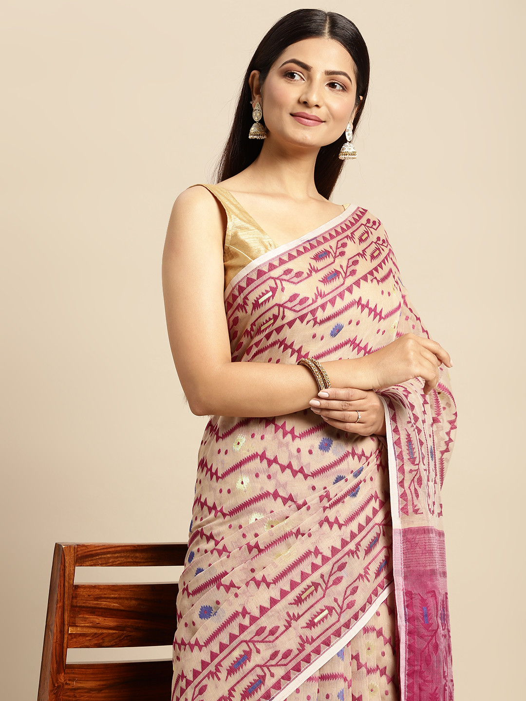 DESH BIDESH Cream-Coloured & Magenta Woven Design Pure Cotton Jamdani Saree