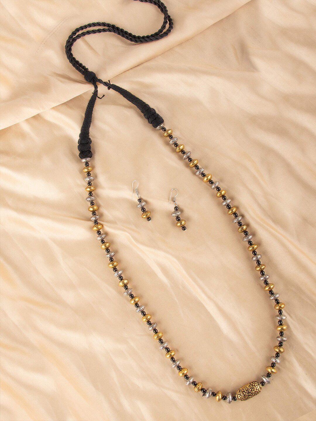 Ozanoo Silver-Plated Antique Dual Tone Beads Jewellery Set