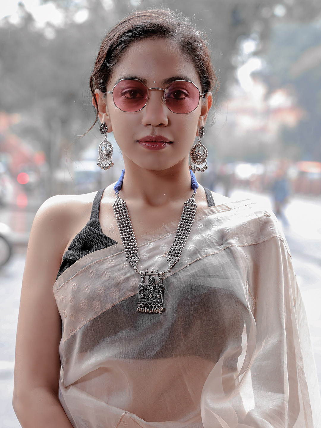 Ozanoo Women Silver-Plated Heavy Jewellery Set