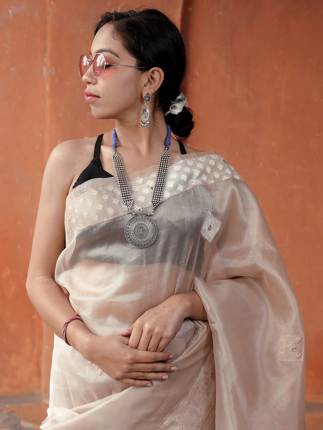 Ozanoo Women Silver-Plated Heavy Jewellery Set