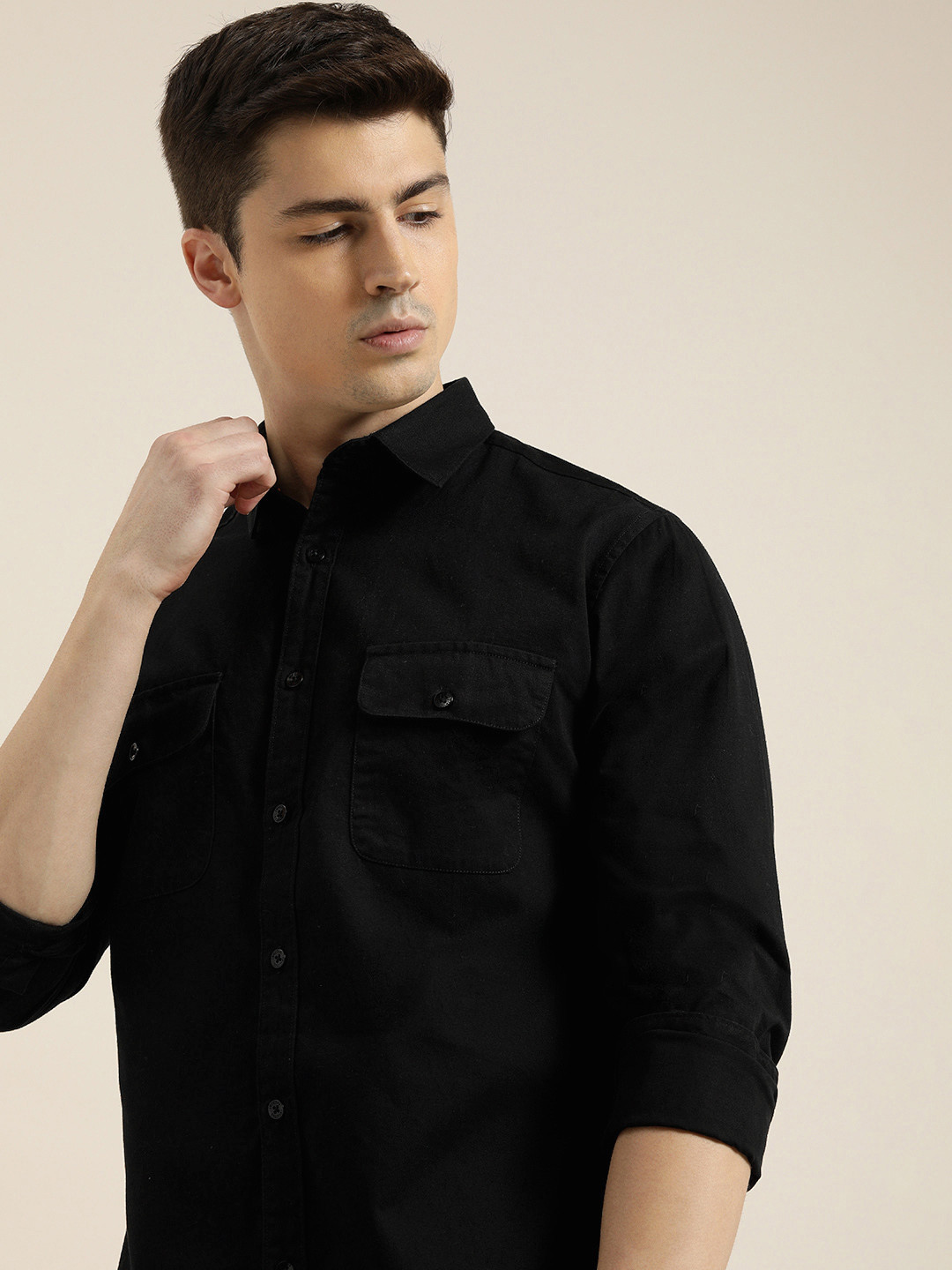 INVICTUS Men Black Solid Slim Fit Pure Cotton Casual Shirt With Flap Pockets