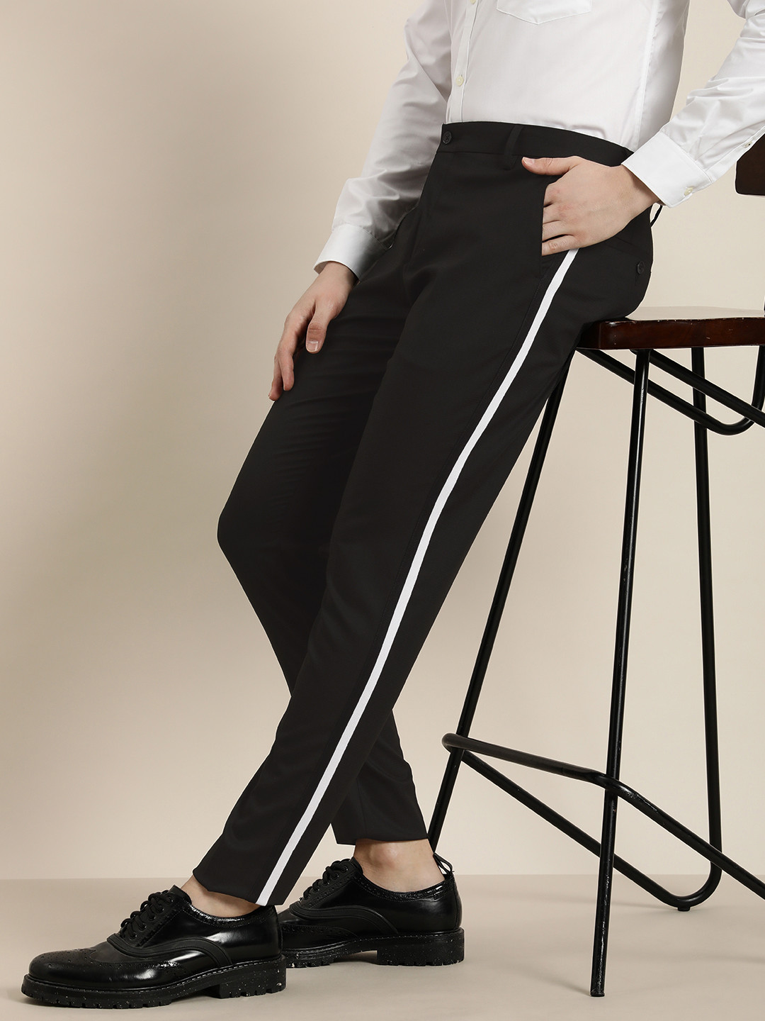 INVICTUS Men Checked Slim Fit Trousers With Side Tape Detail