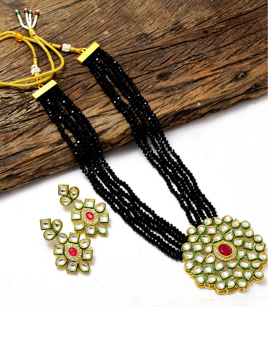 Jewar Mandi Black Kundan Studded Gold-Plated  Jewellery Set