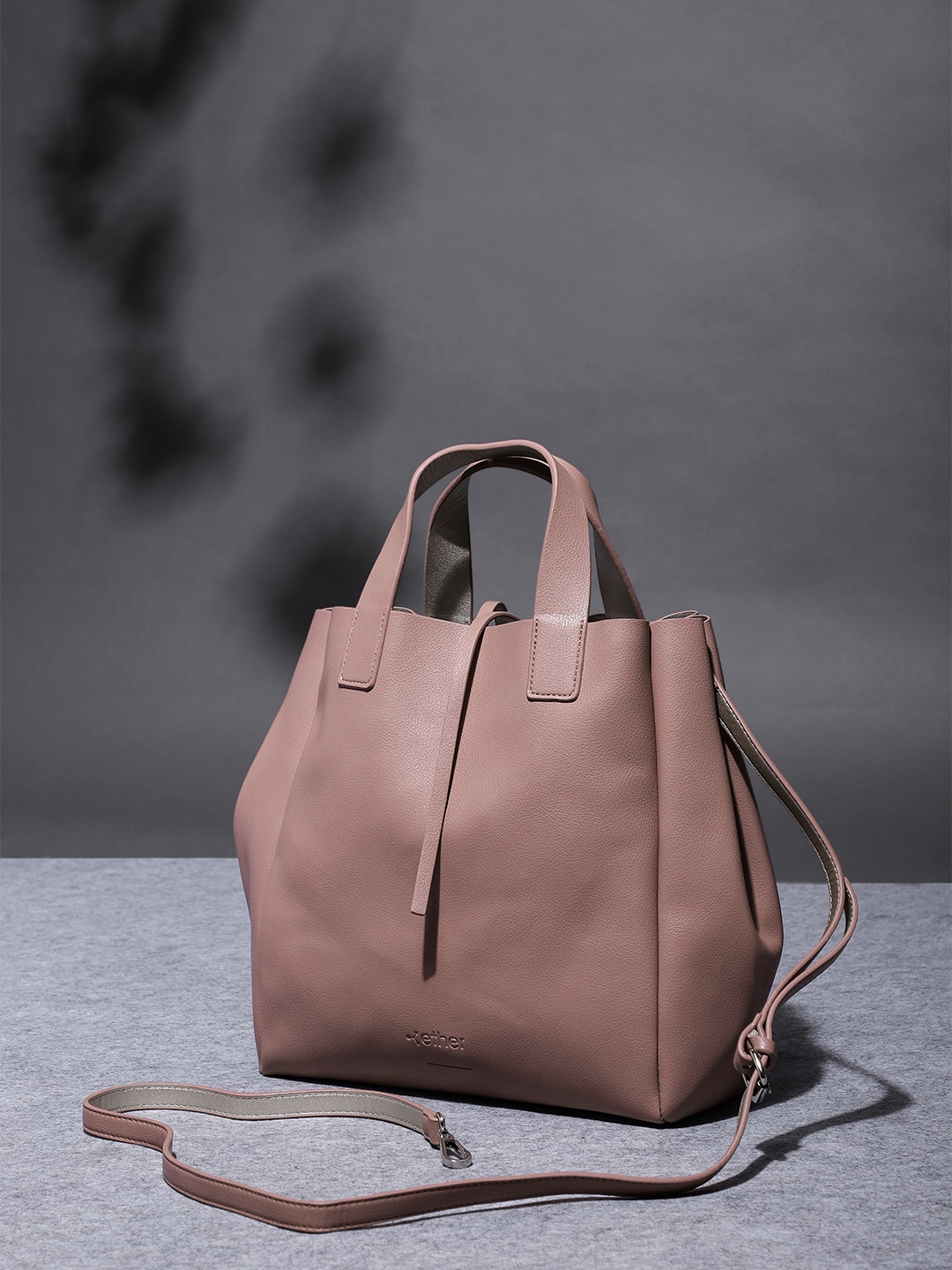 Stylish Reversible Tote Handbag H1842 – Scarleton