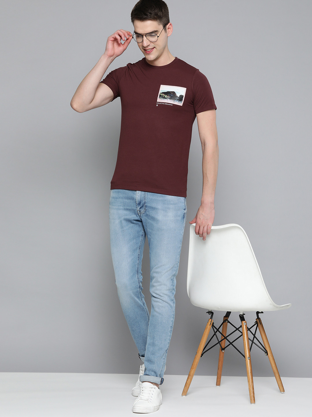 Mast & Harbour Men Maroon Graphic Printed T-shirt