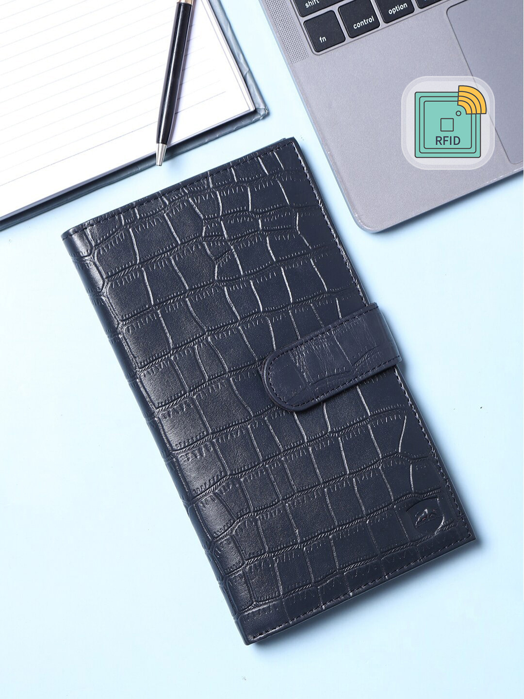SAMTROH Unisex Blue Animal Textured Leather Passport Holder