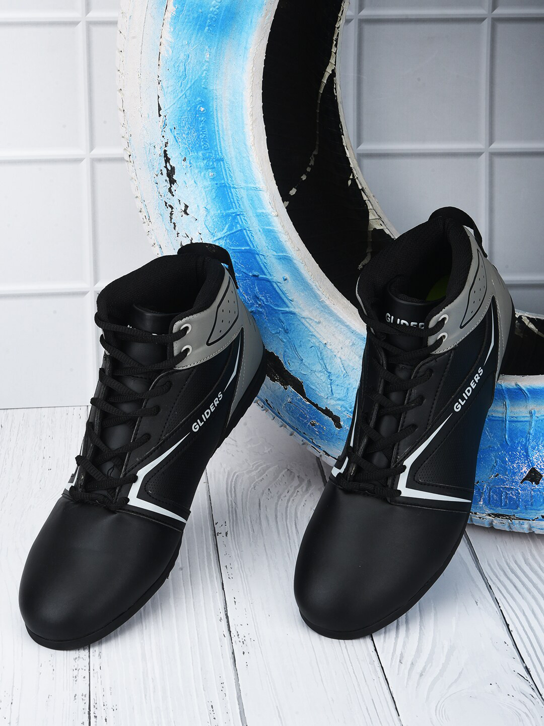 Liberty Men Black Colourblocked Synthetic Sneakers