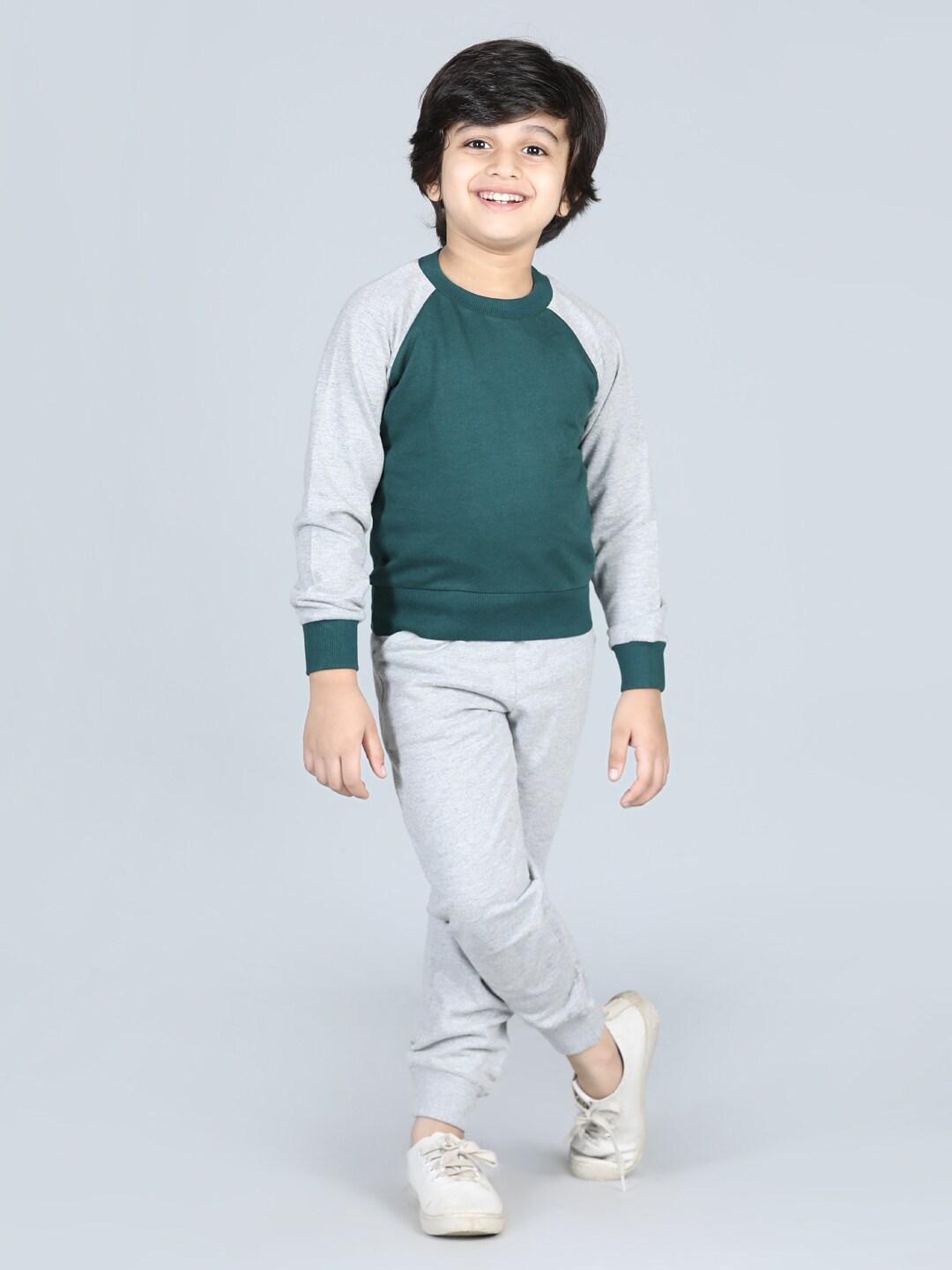 AWW HUNNIE Boys Grey & Green Colourblocked T-shirt with Trousers