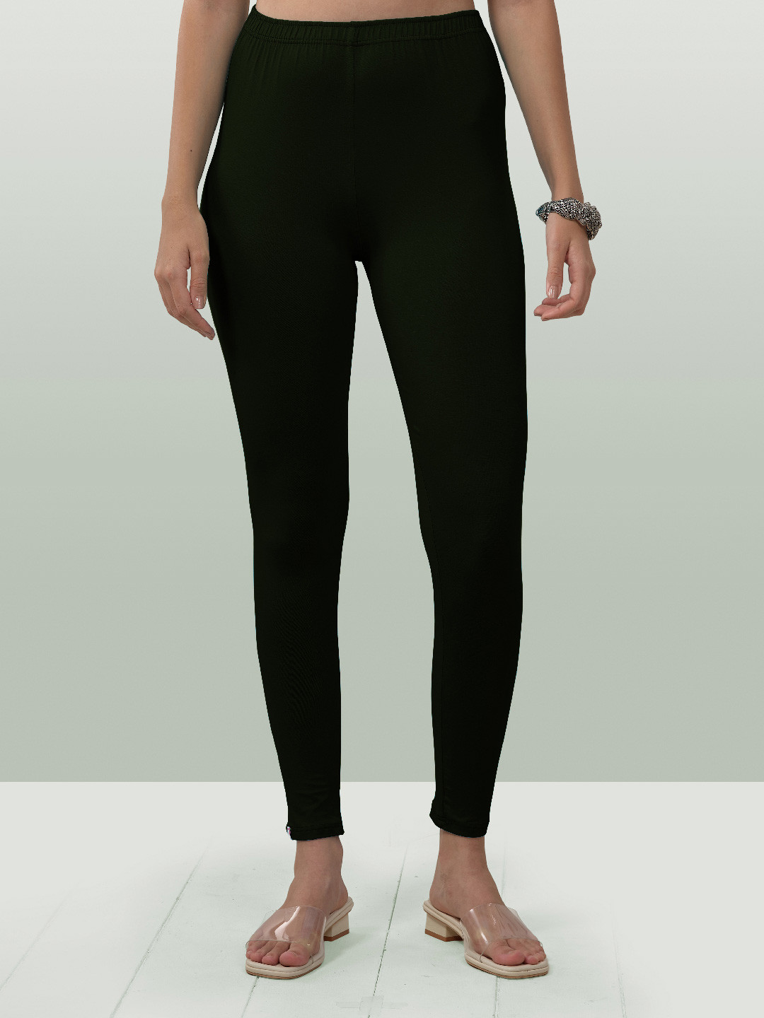 LYRA Women Green Solid Ankle Length Leggings