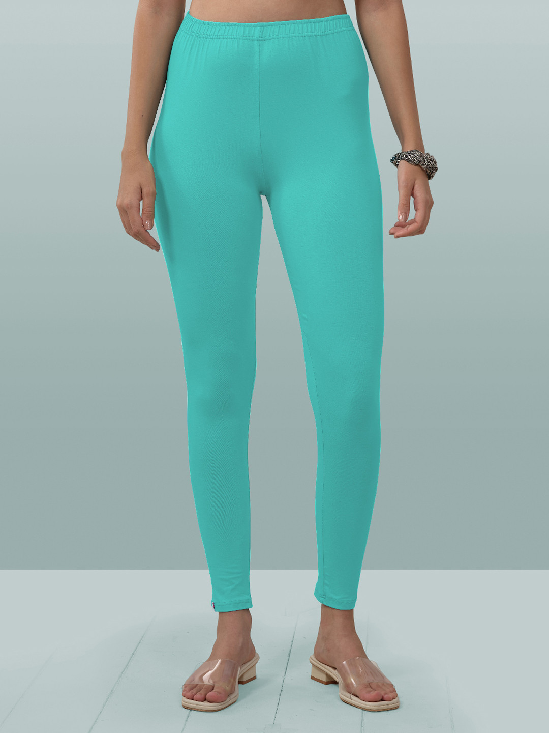 LYRA Women Sea Green Solid Ankle-Length Leggings