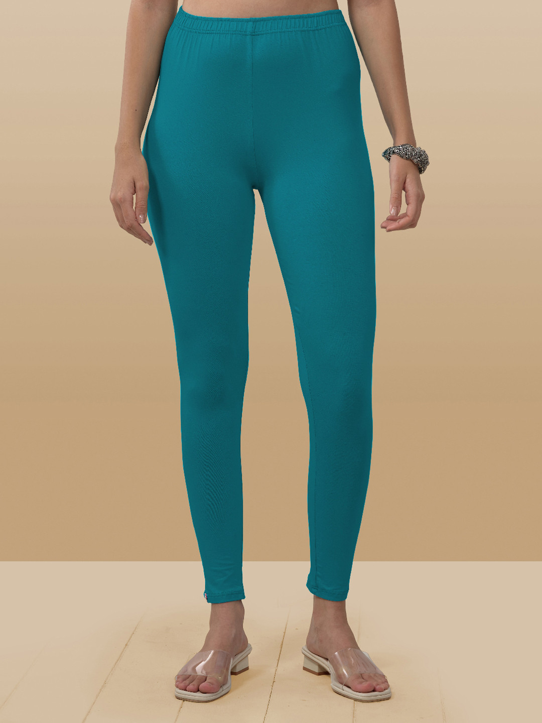 LYRA Women Turquoise Blue Solid Ankle Length Leggings